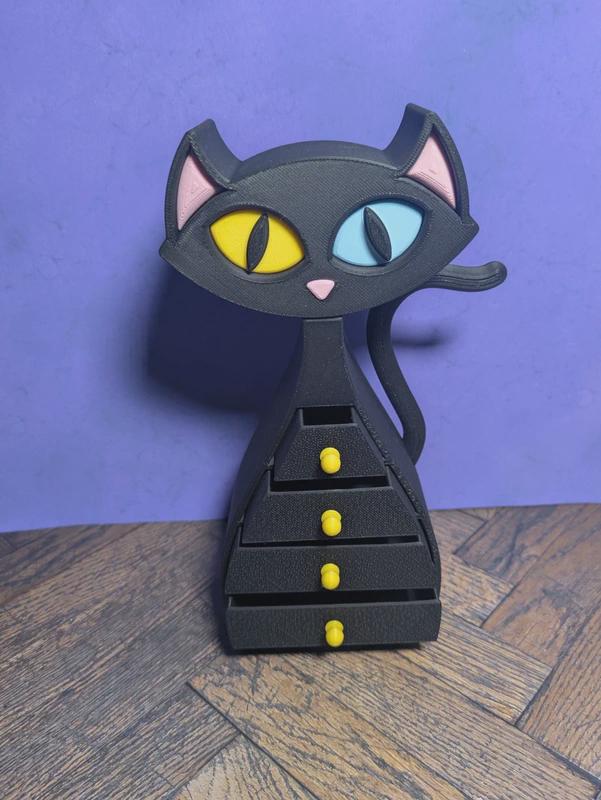 Black Cat Drawers – Heterochromia Eyes